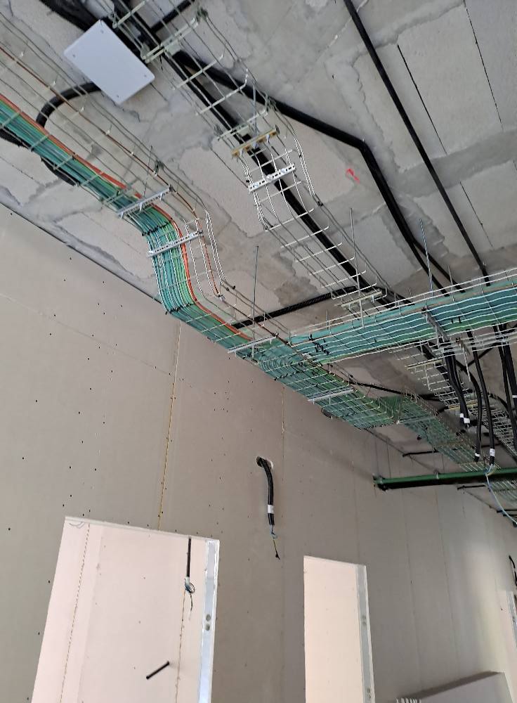 Instalaciones eléctricas y telecomunicaciones